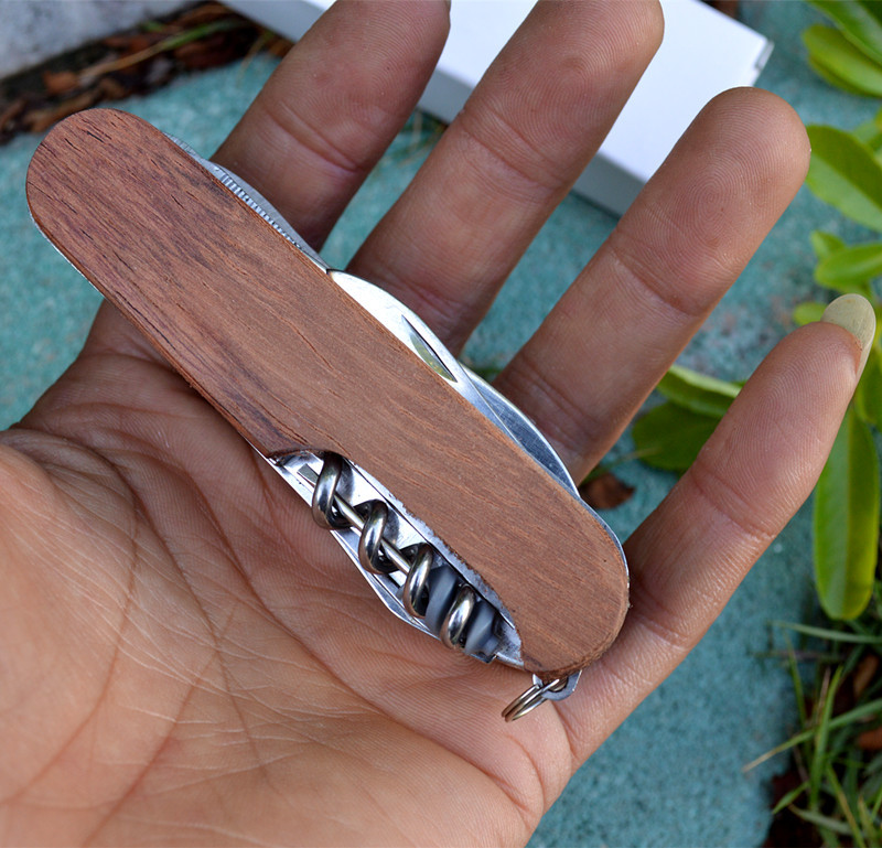 Zewnętrzne narzędzia wielofunk – Outdoor Camping Knife recenzja i cena